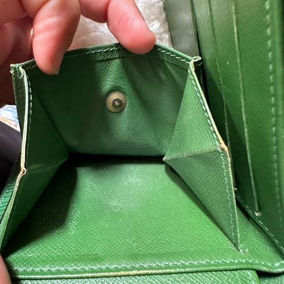 Louis Vuitton Green Epi Bi Fold Wallet - Picture 8 of 9